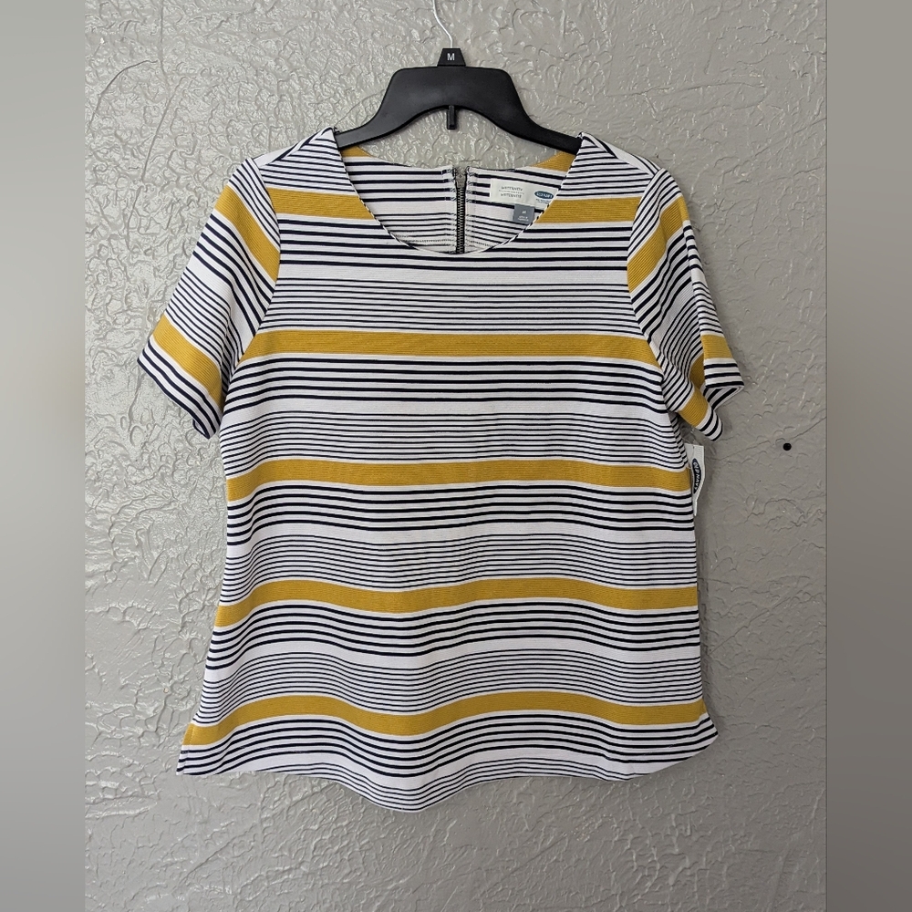Striped Yellow and Black Women's Maternity Top. Stretchy, NWT.